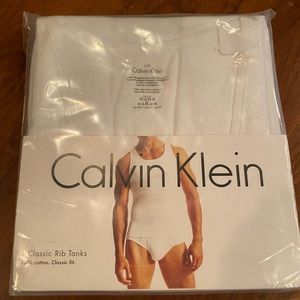 Calvin Klein - 3 classic rib tanks - large